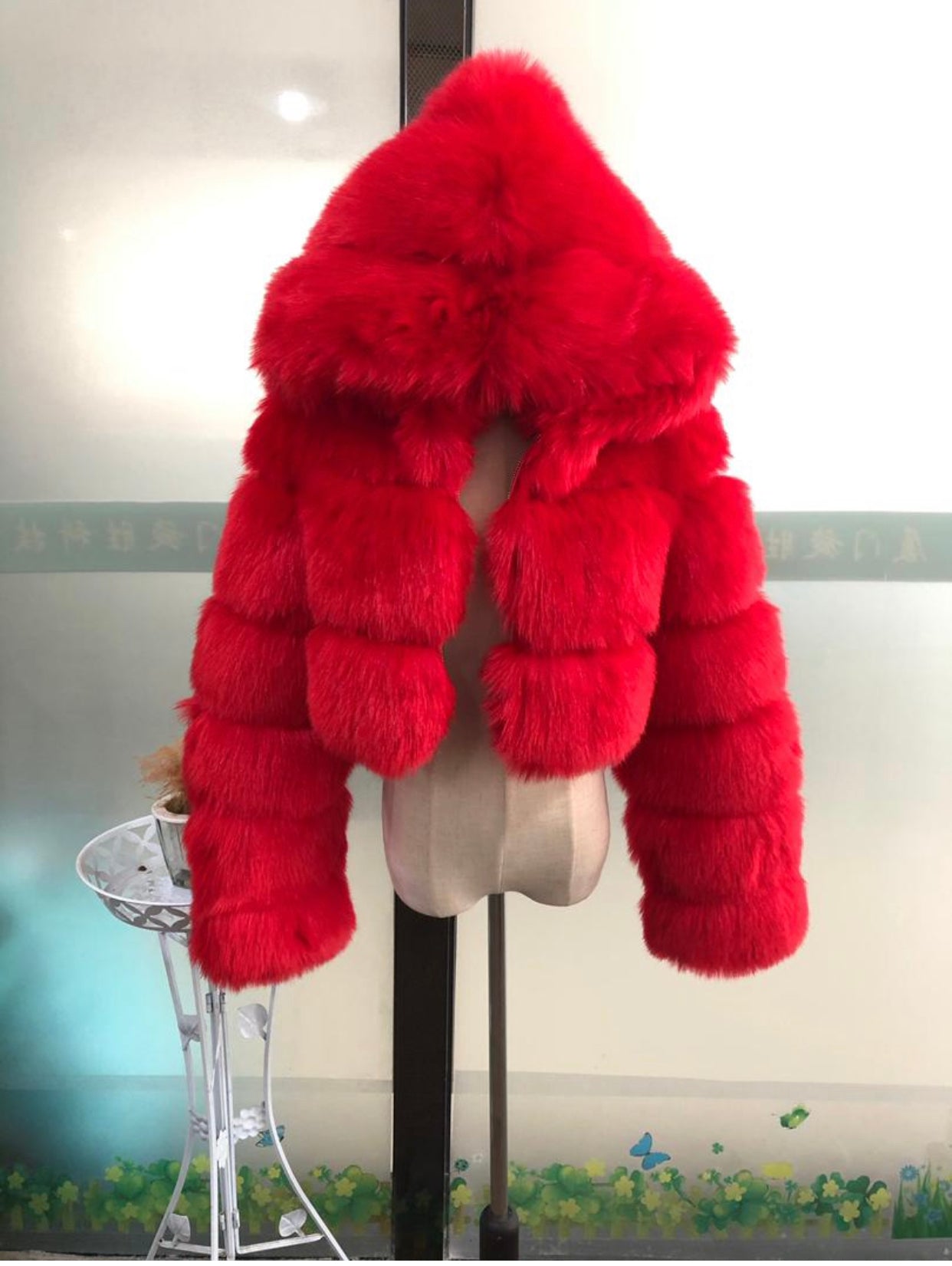 Cropped faux fur coats