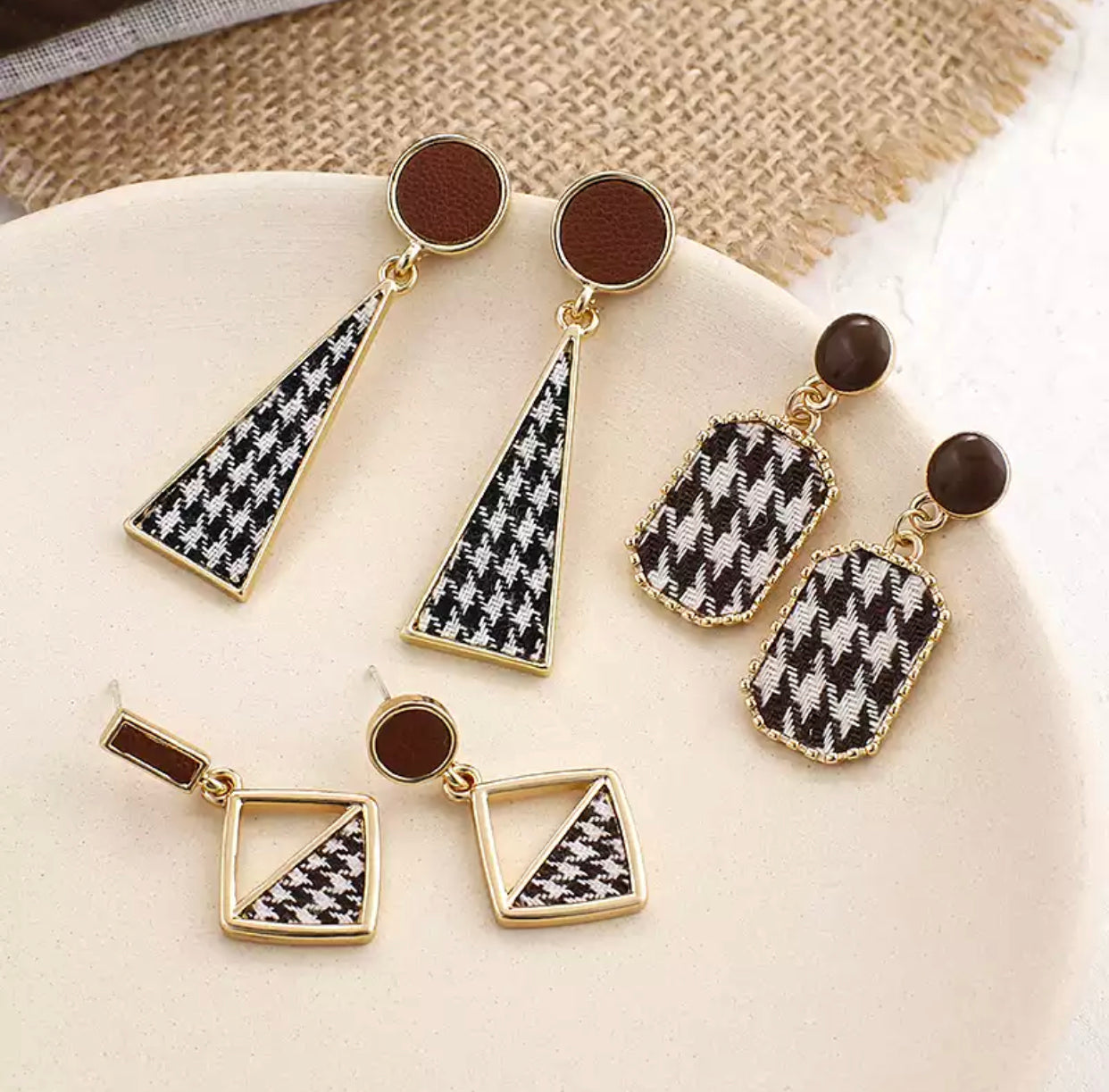 Vintage black whit plaid earring